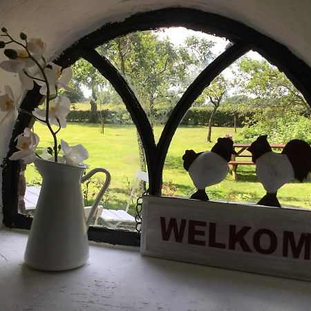 Landelijk Gelegen Huisje Op Erf Veeningen Zewnętrze zdjęcie