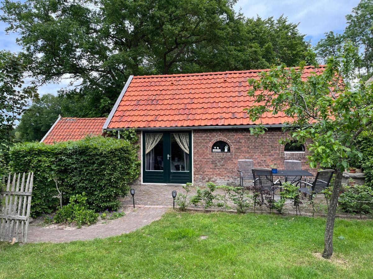 Landelijk Gelegen Huisje Op Erf Veeningen Zewnętrze zdjęcie