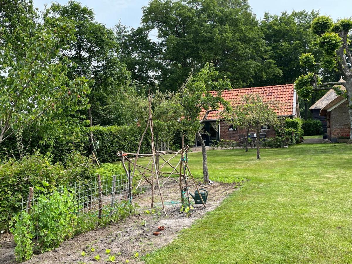 Landelijk Gelegen Huisje Op Erf Veeningen Zewnętrze zdjęcie